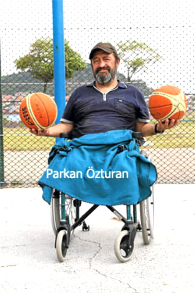 u-parkan-ozturan-hayatini-kaybetti-12243938_7680_m.jpg